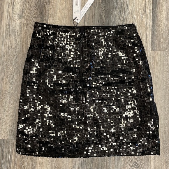 Alice + Olivia Fidela black sequin faux wrap miniskirt NWT - Picture 4 of 4